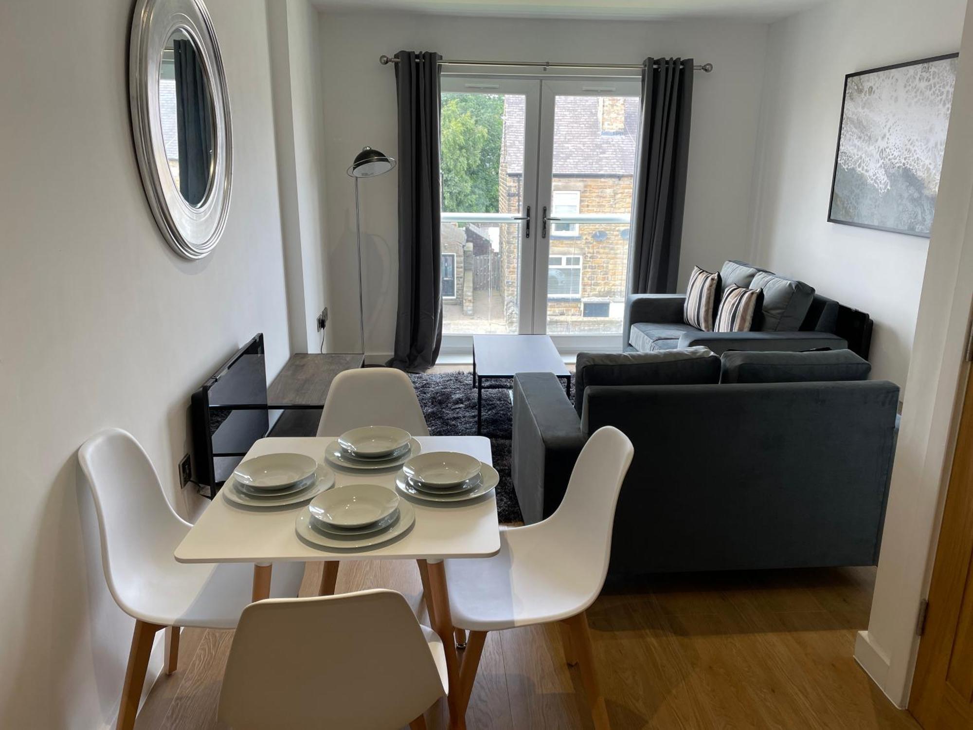 Stylish And Modern 2Br Apartment With Parking Sheffield Bagian luar foto